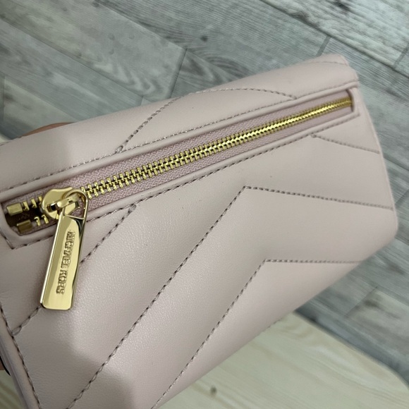 Michael Kors Quilted Powder Blush Trifold Wallet - Picture 3 of 6